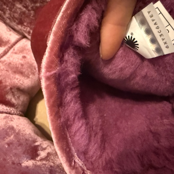 Rare Pink Velvet Uggs Women’s Sz 8 - Picture 5 of 6